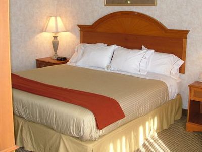 Express Grove - Premium Outlet Mall By Ihg